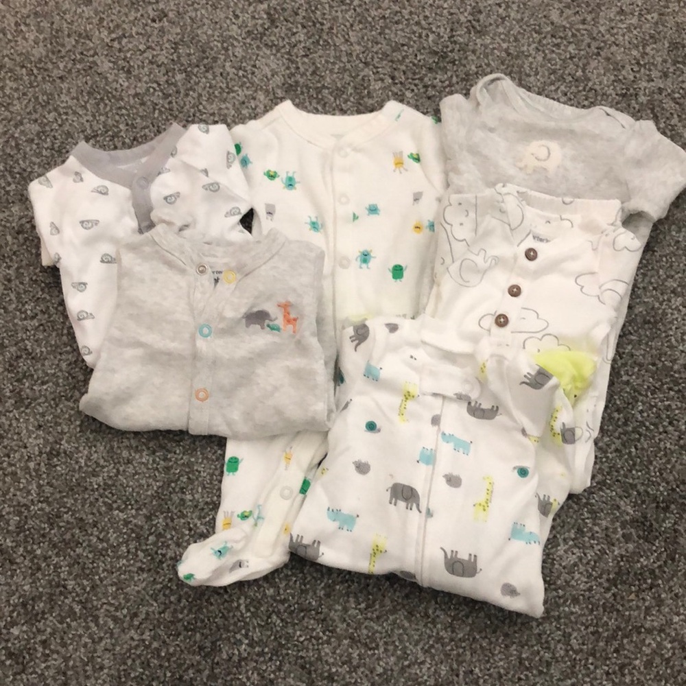 5 pairs of pajamas. Never worn. Washed once